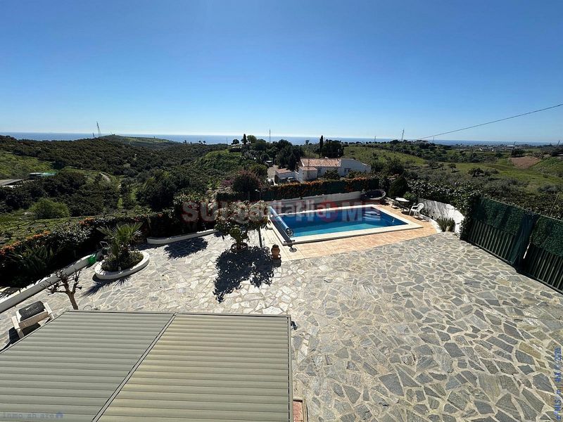 Foto cc5ad904-0eee-46d7-accf-ef051a4f3b7b. Country house with pool in Almayate Bajo