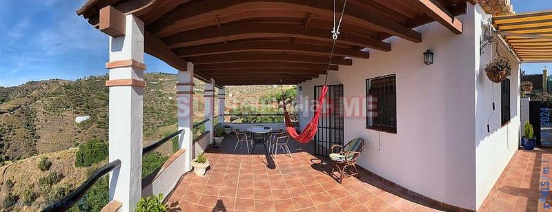 Foto c44e399a-cc56-4a13-aa35-100df9ffc6d9. Casa amb aparcament piscina a Torrox pueblo Torrox