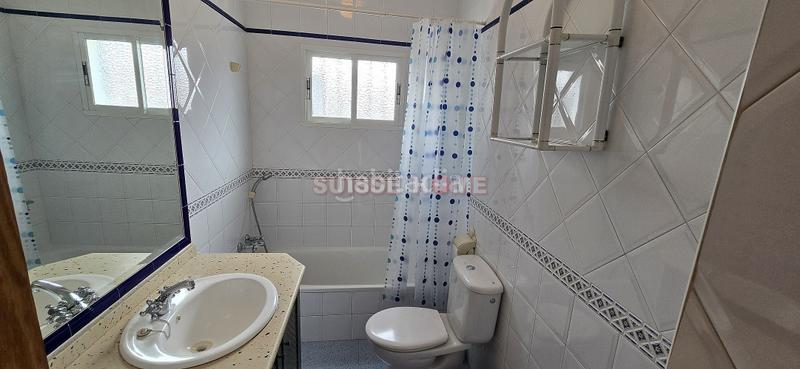 Foto 4445b059-4206-46b6-ab39-38a4b9a661c7. Casa amb aparcament a Benajarafe