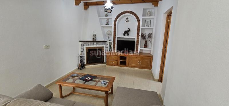 Foto aa0a8046-72d3-4c68-86e0-5c0f555af52b. Casa amb aparcament a Benajarafe