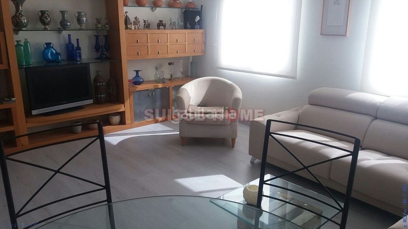 Foto ec8471a4-e6de-4d92-b683-2a76cf8a1716. Casa amb aparcament piscina a Centro Torre del Mar