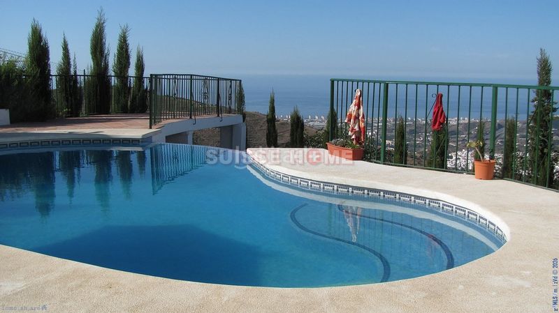 Foto bc0c169b-8040-4011-b6d9-5200525feef6. Casa amb calefacció aparcament piscina a Torrox pueblo Torrox
