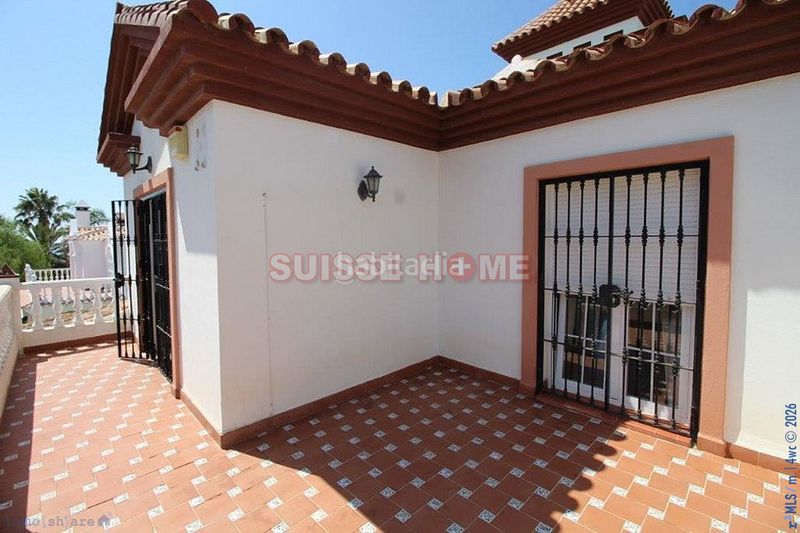 Foto 4633f4a1-0504-4012-9124-49c67ef025e5. Xalet amb piscina a Viña Málaga Torre del Mar