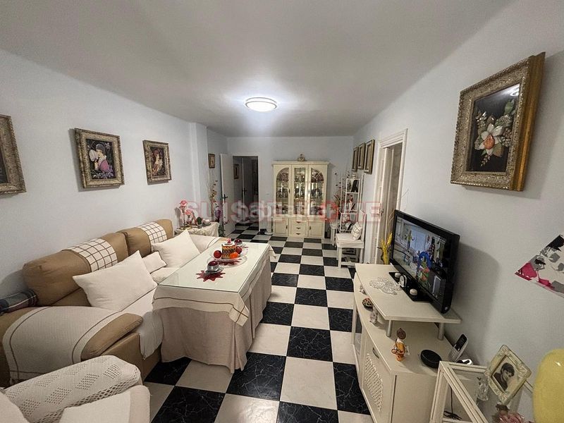 Foto 3727daef-67a2-4860-80cc-40cb6c7b4b9d. Apartament a Centro Torre del Mar