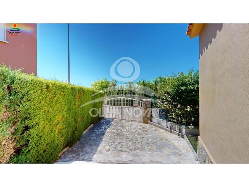 Foto 77a136a3-6024-4a83-a5ae-cda3abdde1e4. Casa con parcheggio piscina in Oliva nova Oliva
