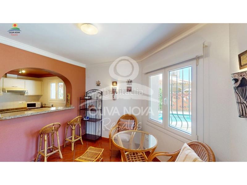 Foto 4645fa21-f53e-48cf-b321-004a48fb9075. Casa con parcheggio piscina in Oliva nova Oliva