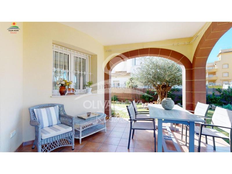 Foto 183e3ca4-404a-453e-a411-a623cabacf26. Maison avec parking dans Oliva nova Oliva