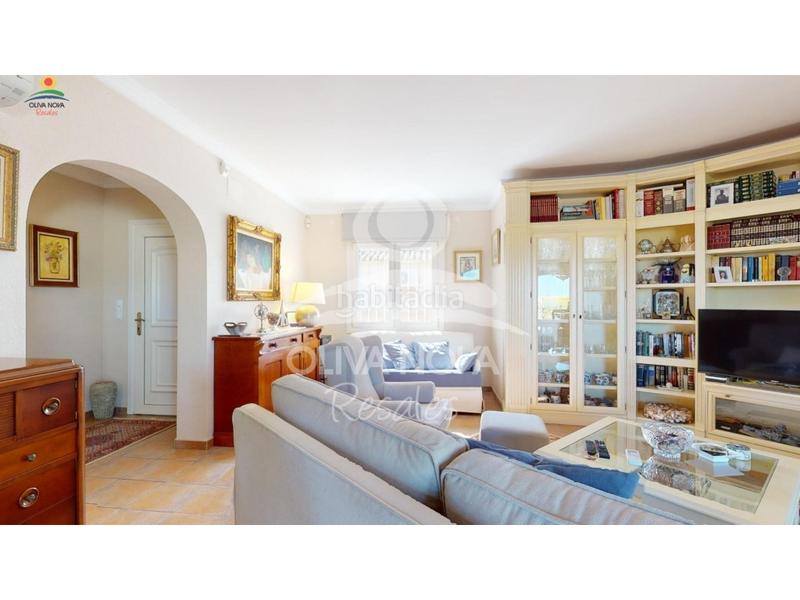 Foto 19049f60-ad00-422e-8b31-d8e5739174ad. Maison avec parking dans Oliva nova Oliva