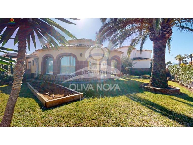 Foto 3730d59b-65fc-4642-99d5-13ac82b63d62. Maison avec parking dans Oliva nova Oliva