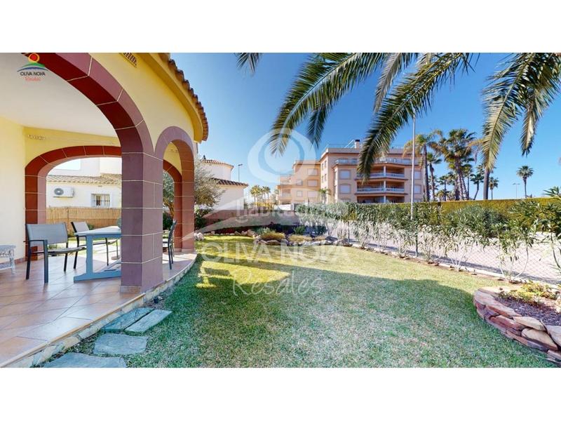 Foto 3e75ba8f-cd48-4e73-b080-68bace3e2bd8. Maison avec parking dans Oliva nova Oliva