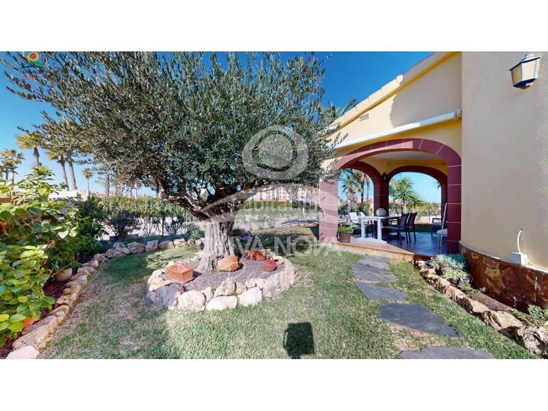 Foto 4c03d30e-92c3-46ca-a195-f71a922a09b6. Maison avec parking dans Oliva nova Oliva