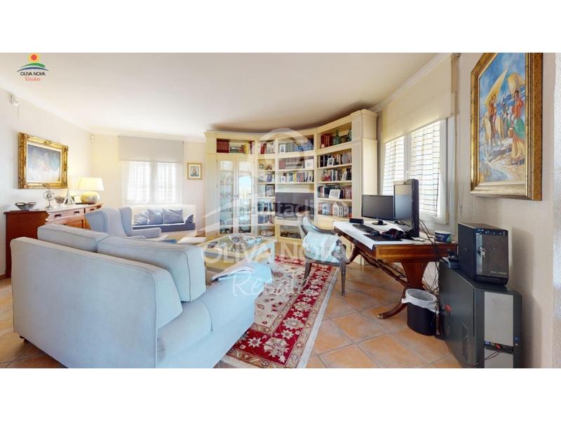 Foto 670f7f30-3fcf-4265-a147-158ea4ee0ac8. Maison avec parking dans Oliva nova Oliva