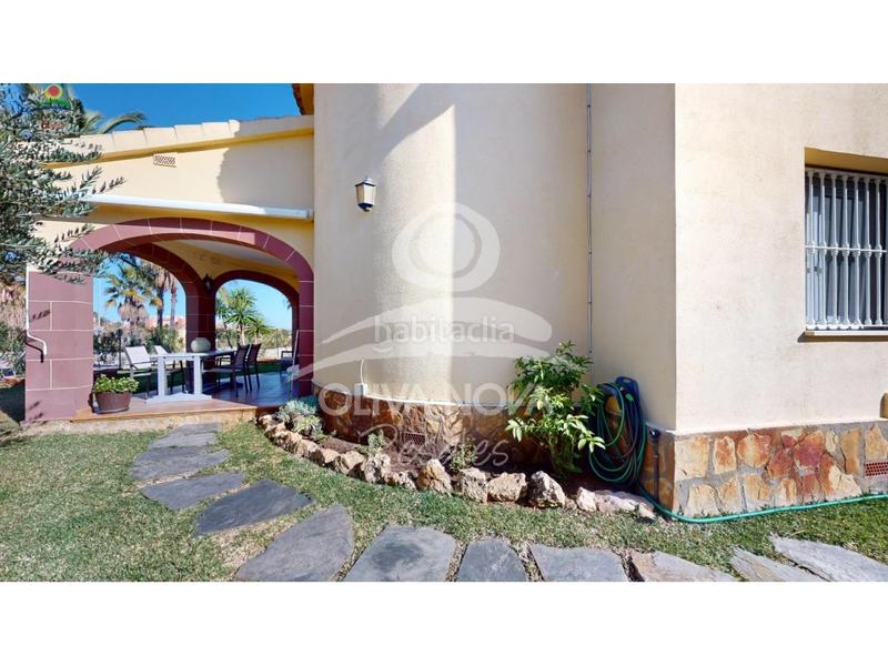 Foto 799f9d91-3e8e-4224-970f-fc3227b57b4b. Maison avec parking dans Oliva nova Oliva