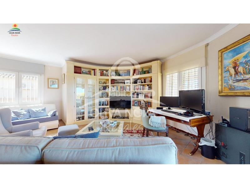 Foto 841526a7-e757-4f38-83e5-28c8f331e1e9. Maison avec parking dans Oliva nova Oliva