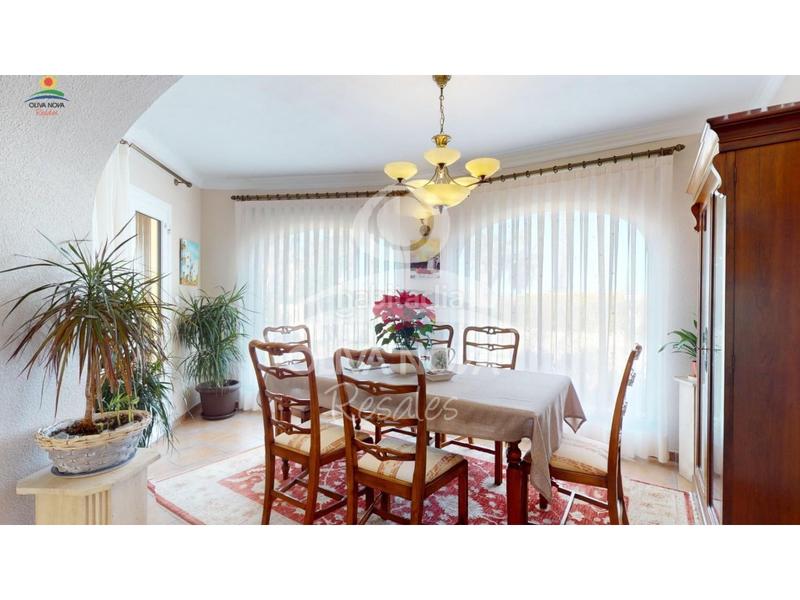 Foto 9152a4f3-65f4-4c33-838e-857d2e70ce04. Maison avec parking dans Oliva nova Oliva