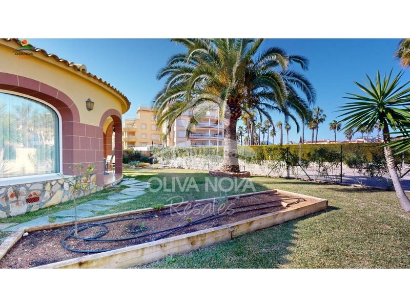 Foto 962c2978-a280-41fc-8a0f-8f3113beeb80. Maison avec parking dans Oliva nova Oliva