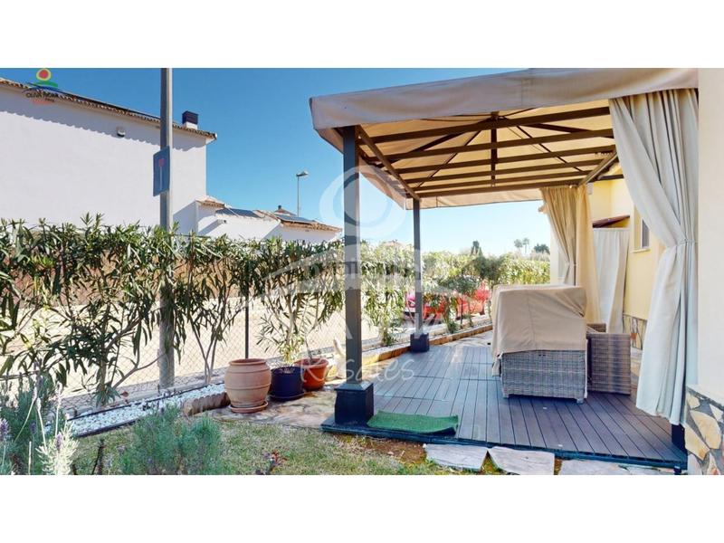 Foto 9c812b01-bae9-4e8e-86ae-6d26c662ca52. Maison avec parking dans Oliva nova Oliva