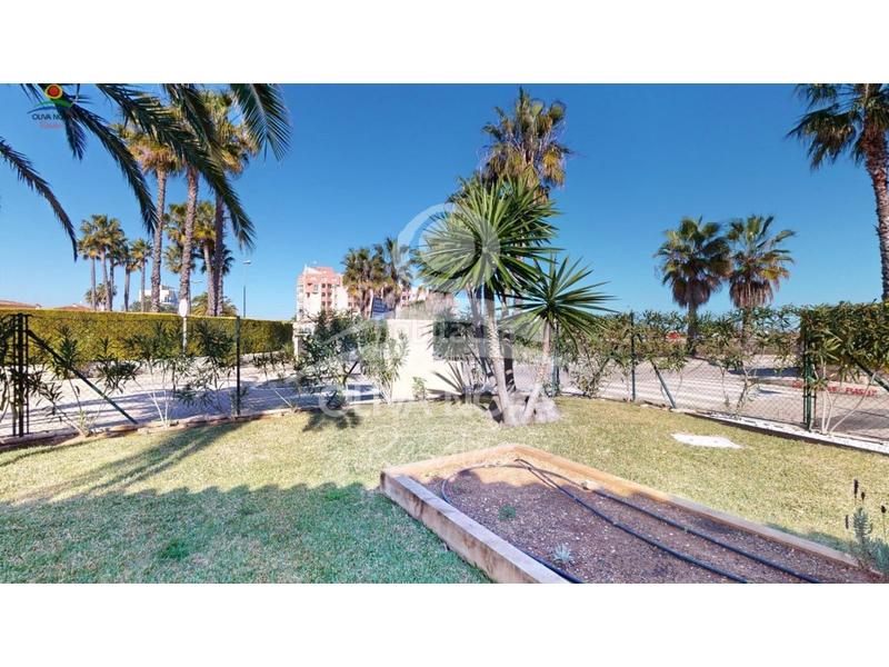 Foto a5eb0e9d-eaad-4f58-969f-1ff53a0c1372. Maison avec parking dans Oliva nova Oliva