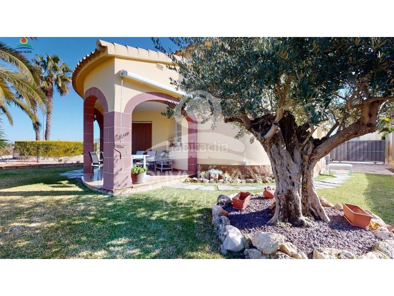 Foto de5c2544-3161-4f41-b860-960d63a10992. Maison avec parking dans Oliva nova Oliva