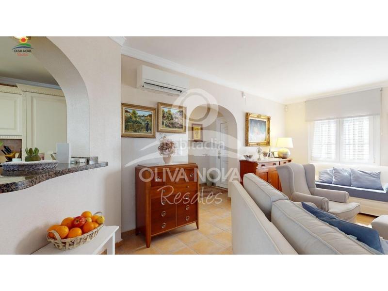 Foto f65c30cd-c630-41d4-a6fa-4c4c0b7d8e52. Maison avec parking dans Oliva nova Oliva