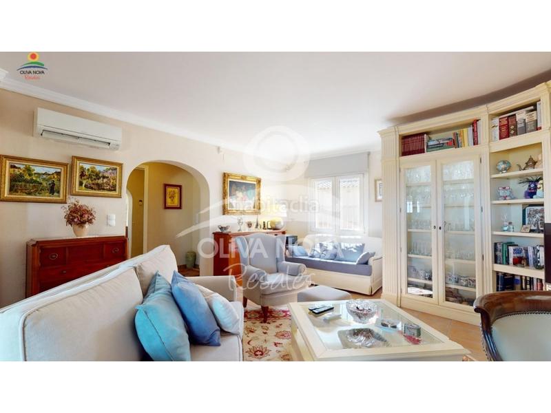 Foto f7112b48-afa7-4f27-8385-59b2568db988. Maison avec parking dans Oliva nova Oliva