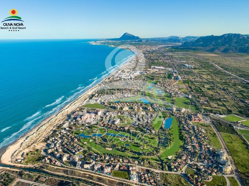 Foto c870761d-a598-4c77-be50-7b804af62af9. Apartament amb piscina a Oliva nova Oliva