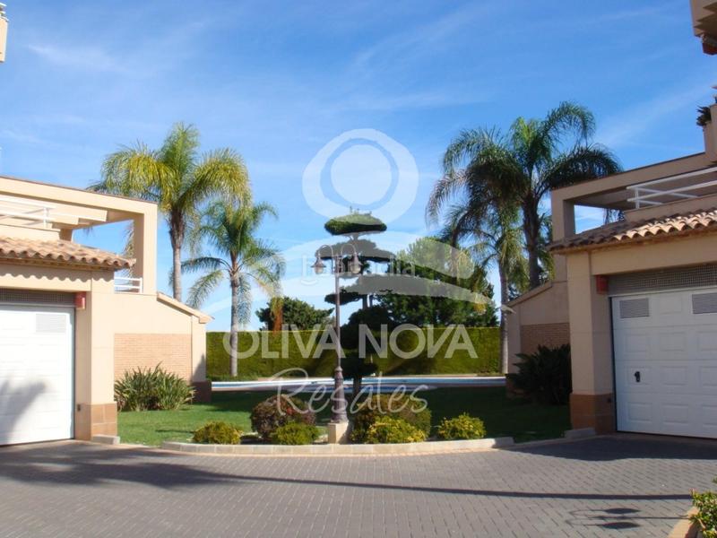 Foto 75cc4339-df75-4bed-a81c-2620da1ca07f. Appartement avec parking piscine dans Oliva nova Oliva