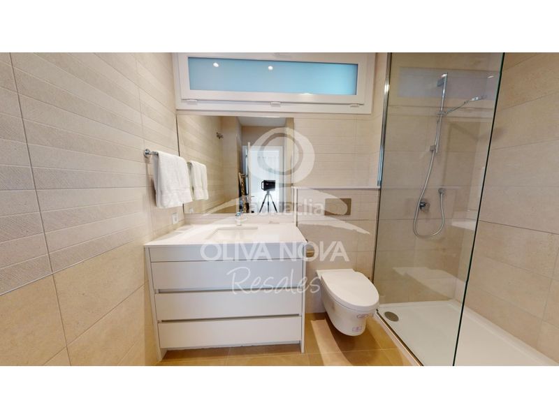 Foto 094c3d57-4998-4a3c-8c33-3ba6e8a9327f. Apartament amb aparcament piscina a Oliva nova Oliva