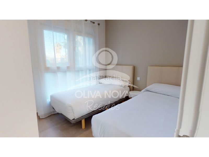 Foto a9e9e47b-fd5b-4135-a648-8350d96b813c. Apartament amb aparcament piscina a Oliva nova Oliva