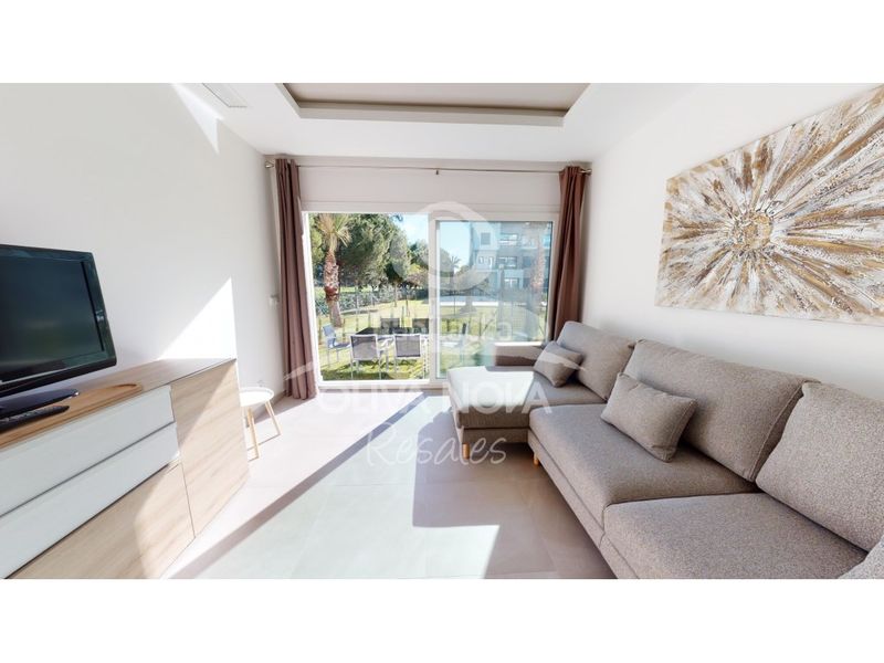 Foto b5dc2b3c-e350-4f75-bb7d-fb00e610b18c. Apartament amb aparcament piscina a Oliva nova Oliva