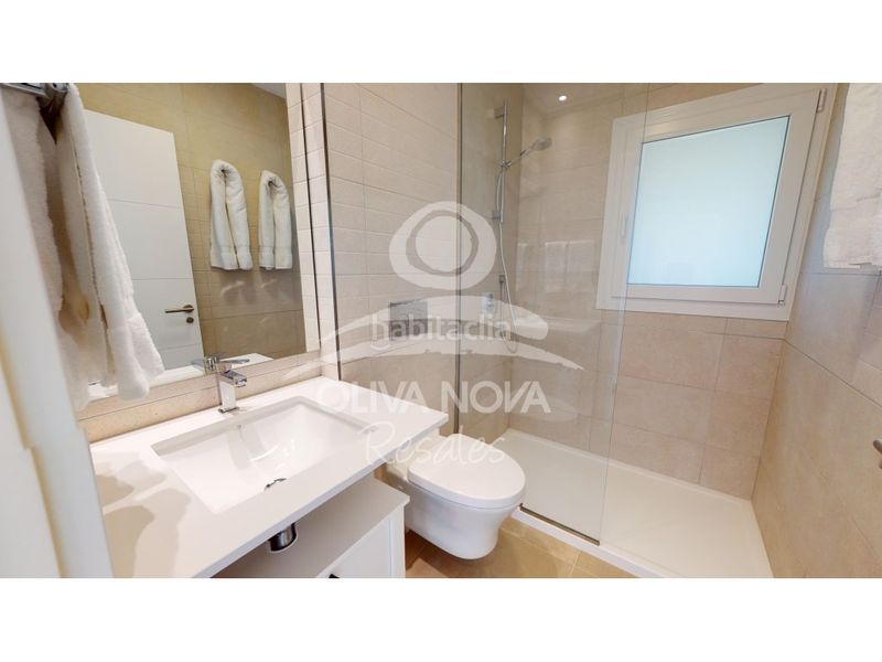 Foto c4664892-a8e4-4736-af45-76a3d28be458. Apartament amb aparcament piscina a Oliva nova Oliva
