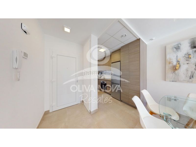 Foto e2ebe68a-34a7-4910-8b85-2294bb817954. Apartament amb aparcament piscina a Oliva nova Oliva