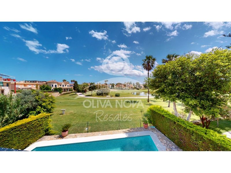 Foto 09ede4f5-088d-4bc5-9e27-f2792991c10c. Casa amb aparcament piscina a Oliva nova Oliva