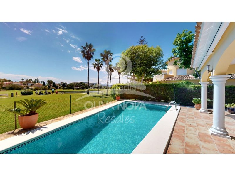 Foto 421b3c8a-9b5a-4e30-989b-837ce4f47b0a. Casa amb aparcament piscina a Oliva nova Oliva