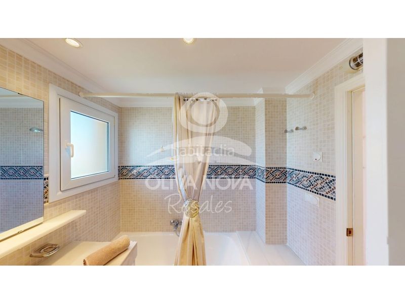 Foto 63b9cfd3-28da-4004-917d-ce158620c54b. Casa amb aparcament piscina a Oliva nova Oliva