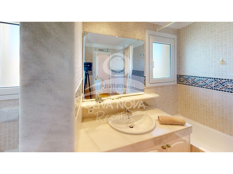 Foto 7df5f4be-4969-42a6-8fe9-77be0632634b. Casa amb aparcament piscina a Oliva nova Oliva