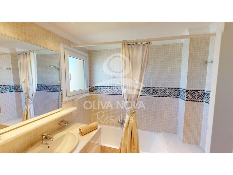 Foto 8f053277-b906-47e8-942f-2d0452cd8a56. Casa amb aparcament piscina a Oliva nova Oliva
