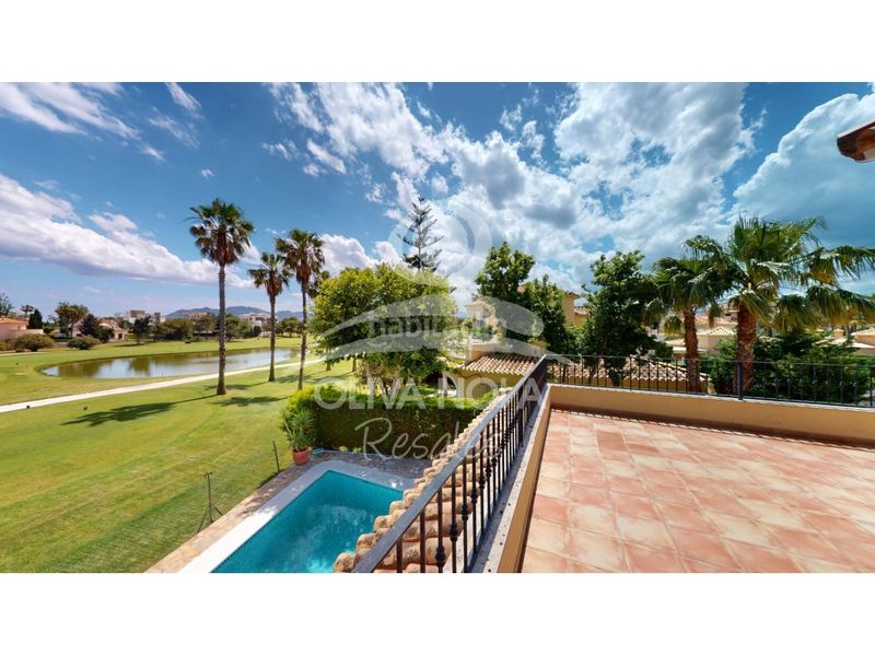 Foto a0327dc7-9daf-4273-826f-9fe2124bc13b. Casa amb aparcament piscina a Oliva nova Oliva