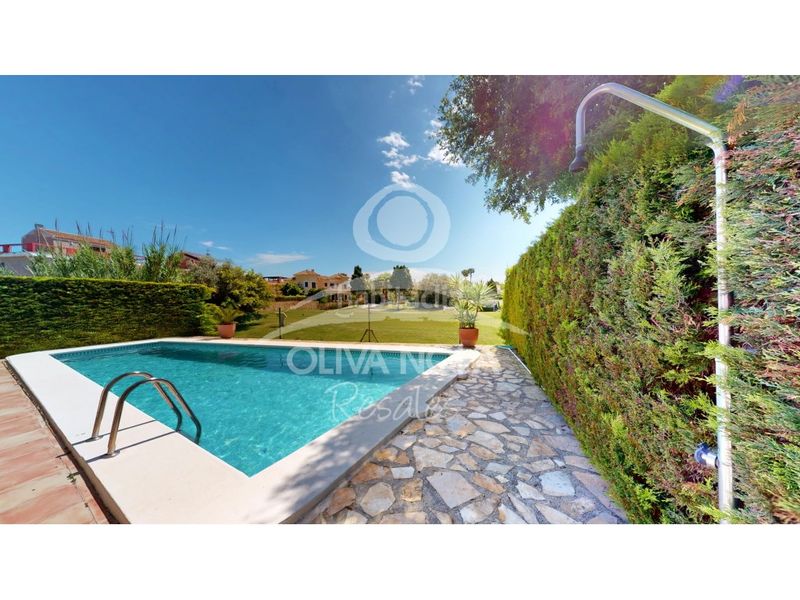 Foto dc64be51-5b63-497e-b072-eb59ab533ae8. Casa amb aparcament piscina a Oliva nova Oliva