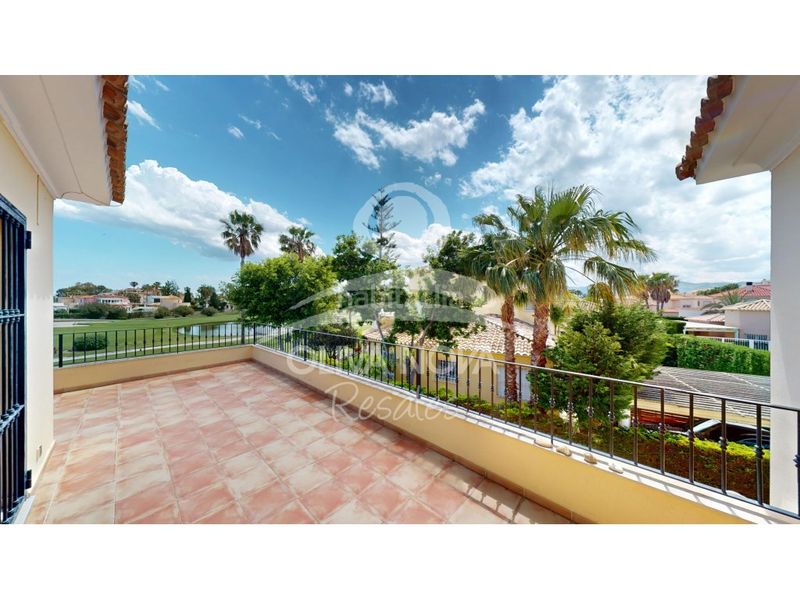 Foto e1197f53-b99c-4e87-8814-b3426a599857. Casa amb aparcament piscina a Oliva nova Oliva