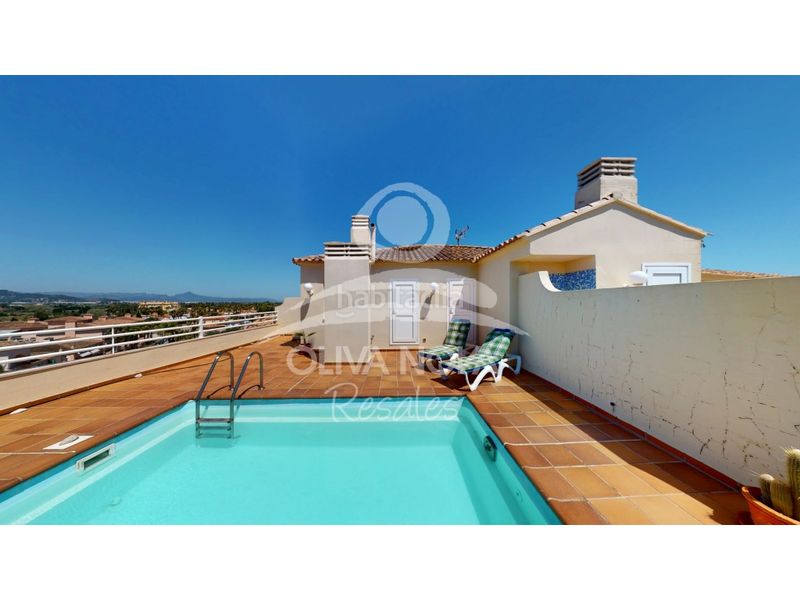 Foto ad2c0ad4-f73d-430a-9bf8-49efa785a8bf. Àtic amb aparcament piscina a Oliva nova Oliva