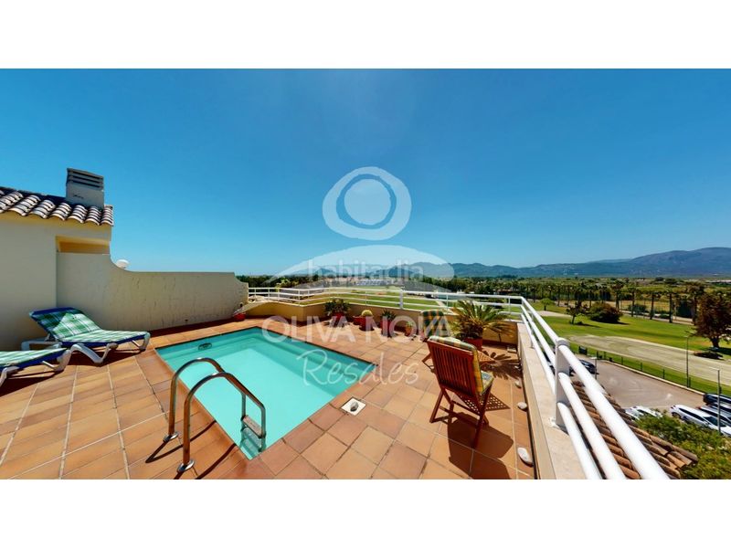 Foto d7e02966-a049-4430-afcc-2268effe6d06. Àtic amb aparcament piscina a Oliva nova Oliva