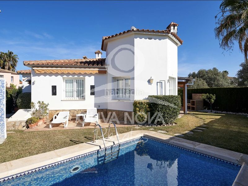 Foto 608b779d-9b25-4665-aadc-7be66cce1ff3. Casa a Oliva nova Oliva