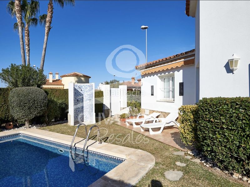 Foto fe3012bc-05db-488c-8f52-95e36d19ab6b. Casa a Oliva nova Oliva