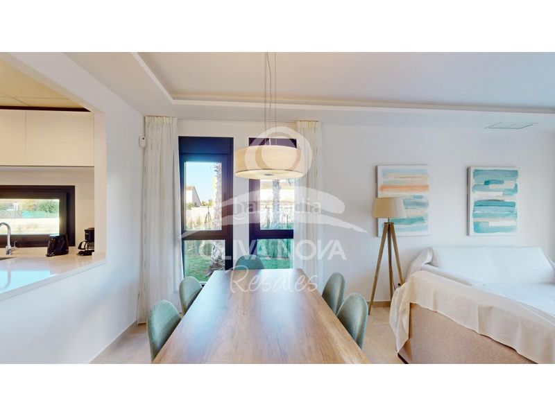 Foto 5510f916-dbf2-4fda-ac0b-da7e700574c6. Casa adossada amb aparcament a Oliva nova Oliva