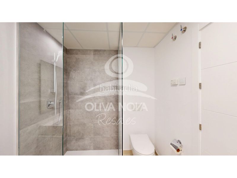 Foto 7a4e79e2-9090-479b-82bd-0547d16b9540. Casa adossada amb aparcament a Oliva nova Oliva