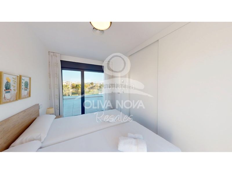 Foto f6fb9291-497f-4d73-b914-686cde7e62a0. Casa adossada amb aparcament a Oliva nova Oliva