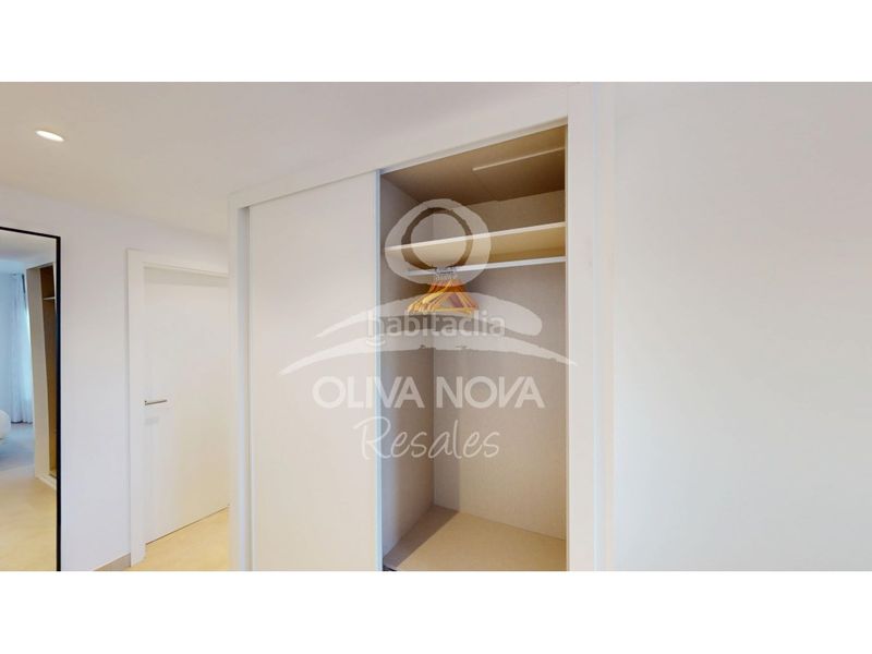 Foto 33050b77-d726-40b7-ba89-9e0716070843. Apartament amb aparcament piscina a Oliva nova Oliva