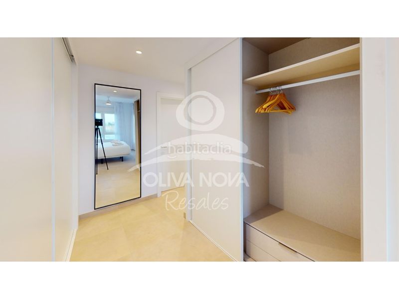 Foto 4827b680-1760-42dc-b38a-11f2328a8a93. Apartament amb aparcament piscina a Oliva nova Oliva