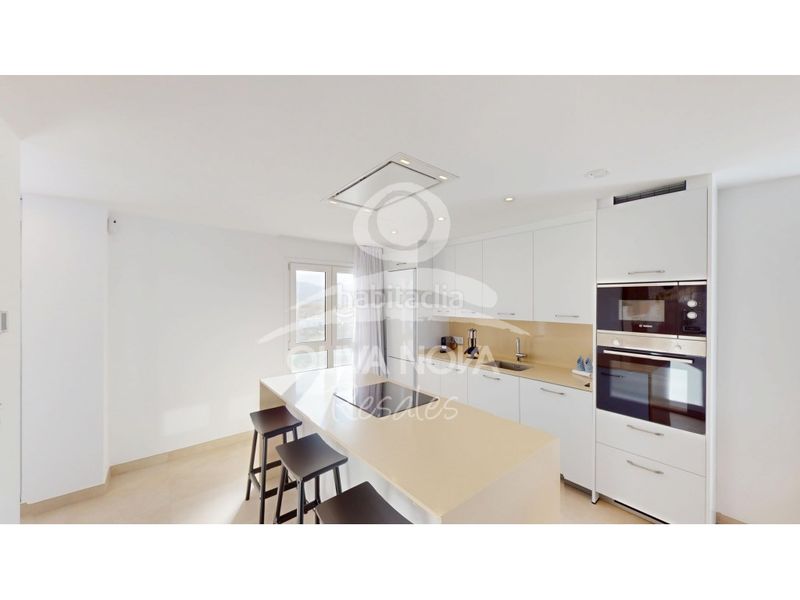 Foto c65bc6a2-5f6b-4c03-9537-c8be9abff992. Apartament amb aparcament piscina a Oliva nova Oliva